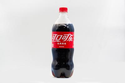 Напиток безалкогольный газированный Coca-Cola 888 мл пэт бутылка